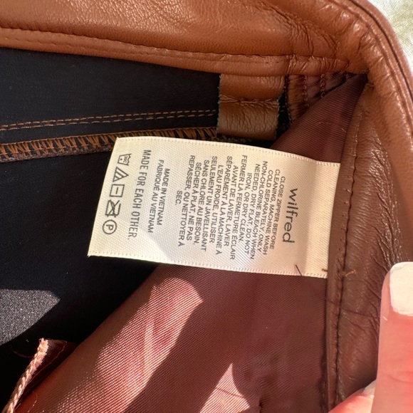 Aritzia Wilfred leather pants - Picture 2 of 2